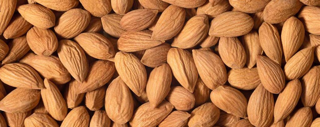 Almendras naturales, una excelente fuente de Vitamina E para la cara y la piel
